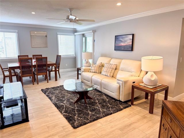5300 WHITE CLIFF LANE 8, Orlando, FL 32812