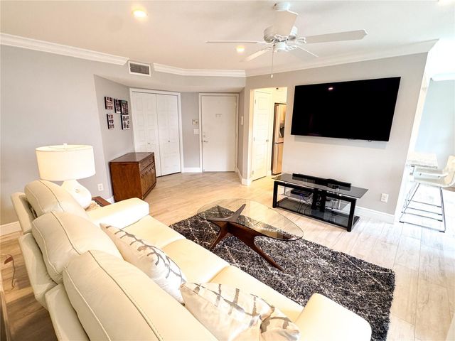 5300 WHITE CLIFF LANE 8, Orlando, FL 32812
