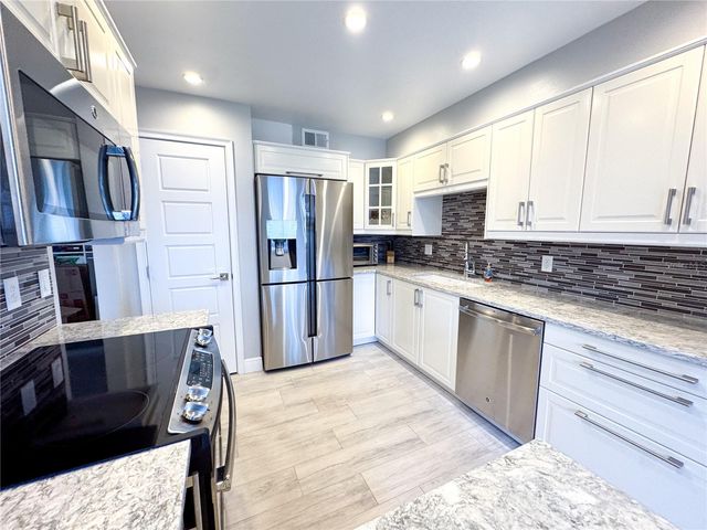 5300 WHITE CLIFF LANE 8, Orlando, FL 32812