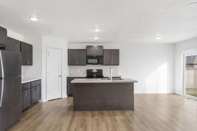 558 S Abigail Avenue, Republic, MO 65738