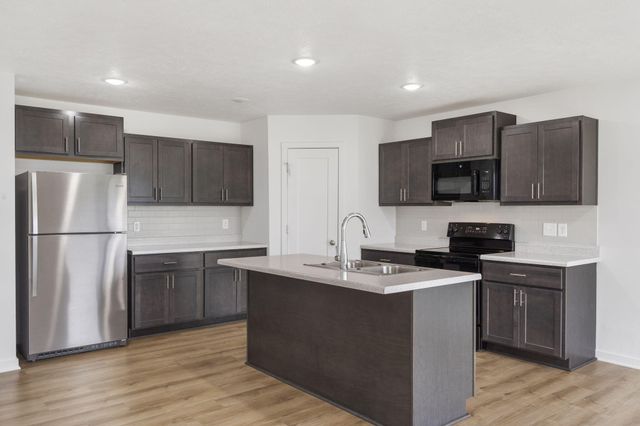 558 S Abigail Avenue, Republic, MO 65738