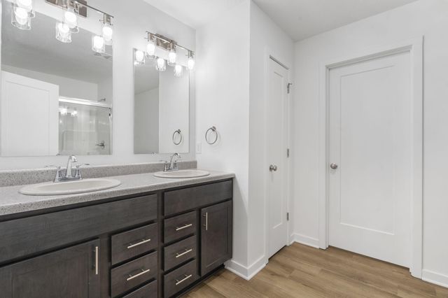 558 S Abigail Avenue, Republic, MO 65738
