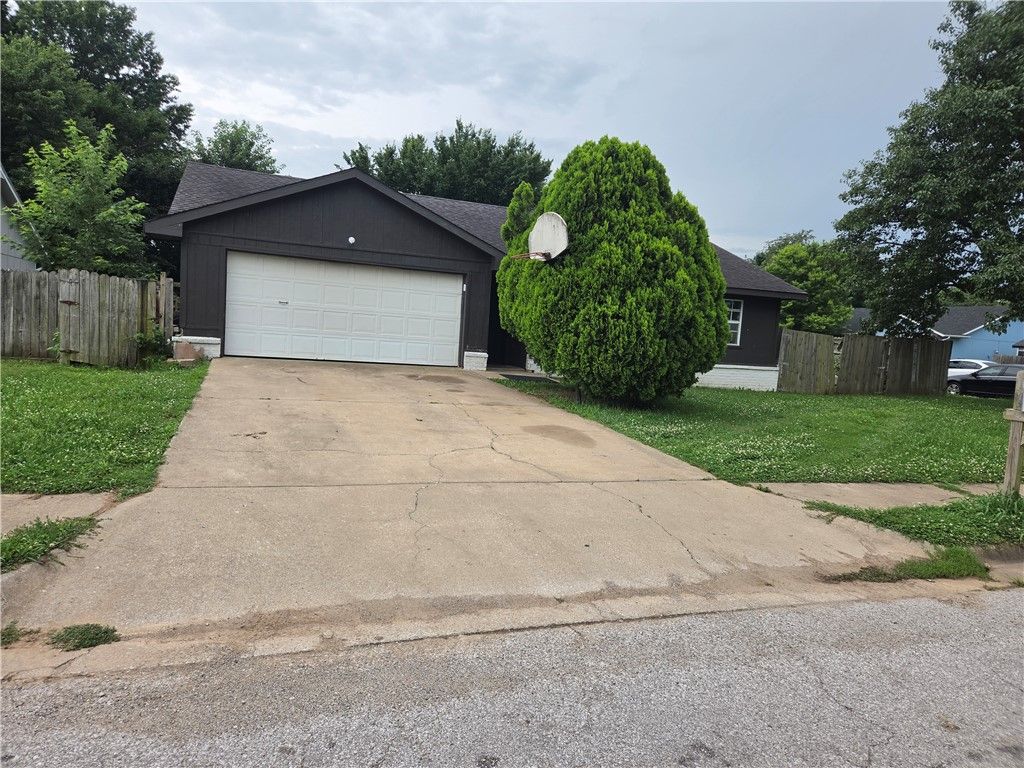 702 Mimosa Place, Rogers, AR 72756