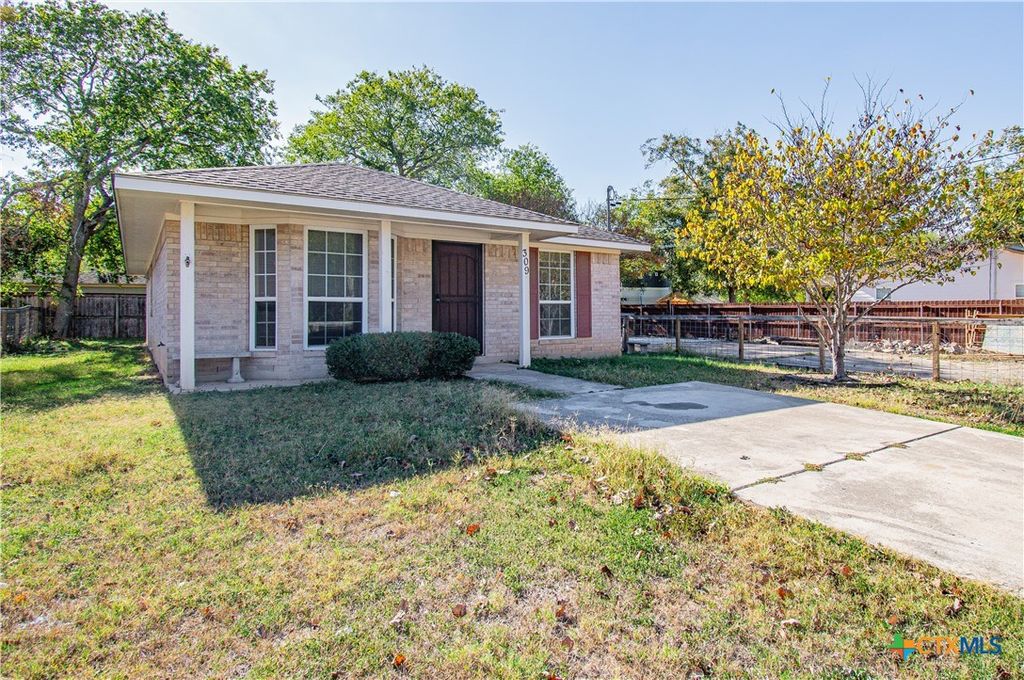 309 Ellis Street, San Marcos, TX 78666
