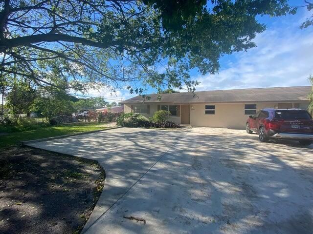 1369 Sunset Road S, Palm Springs, FL 33406