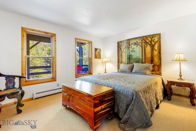 330 Stellar Jay Way, Gallatin Gateway, MT 59730