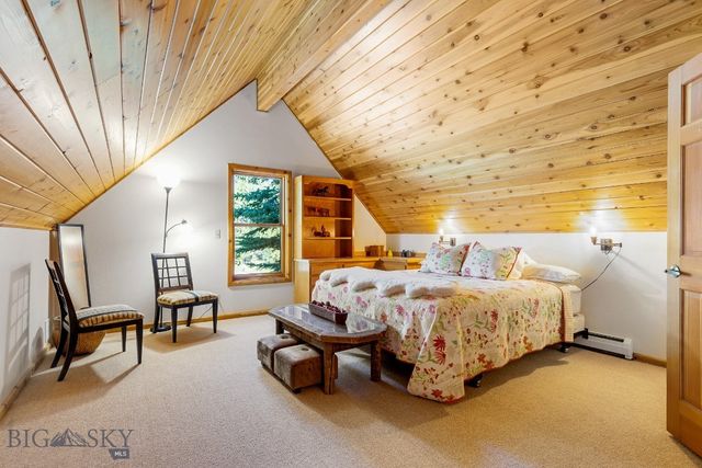 330 Stellar Jay Way, Gallatin Gateway, MT 59730