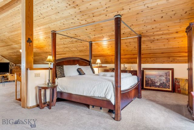 330 Stellar Jay Way, Gallatin Gateway, MT 59730