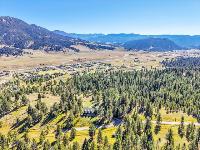 330 Stellar Jay Way, Gallatin Gateway, MT 59730