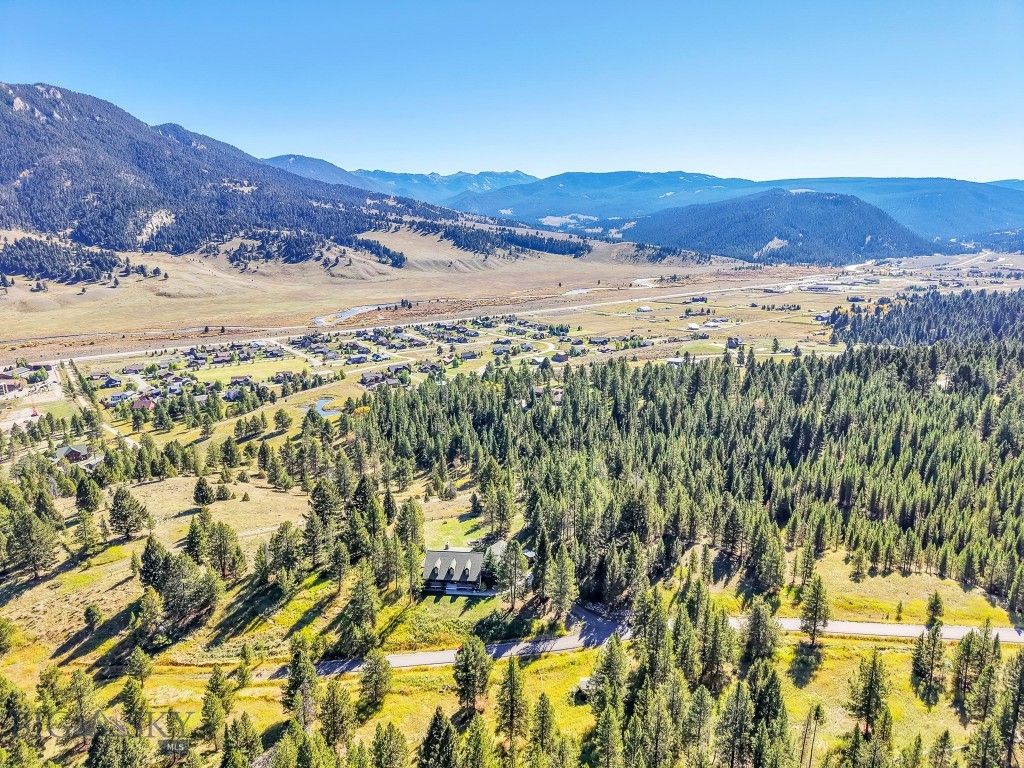 330 Stellar Jay Way, Gallatin Gateway, MT 59730 photo 22