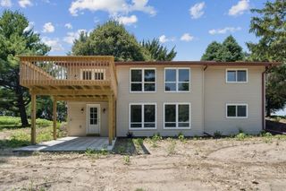 113 Island View Drive, Waverly, IA 50677