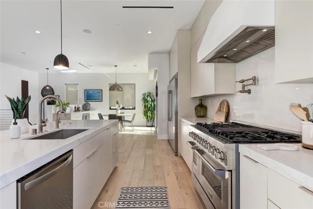 622 1st, Hermosa Beach, CA 90254