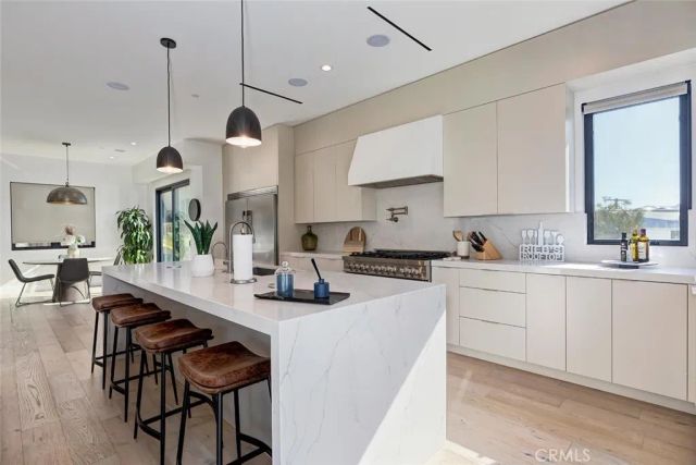 622 1st, Hermosa Beach, CA 90254