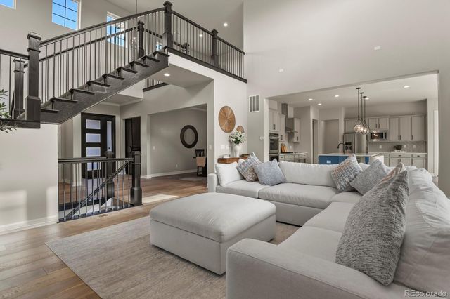 27500 E Lakeview Drive, Aurora, CO 80016