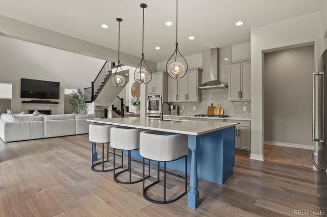 27500 E Lakeview Drive, Aurora, CO 80016