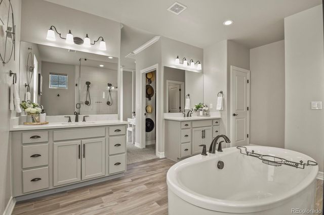 27500 E Lakeview Drive, Aurora, CO 80016