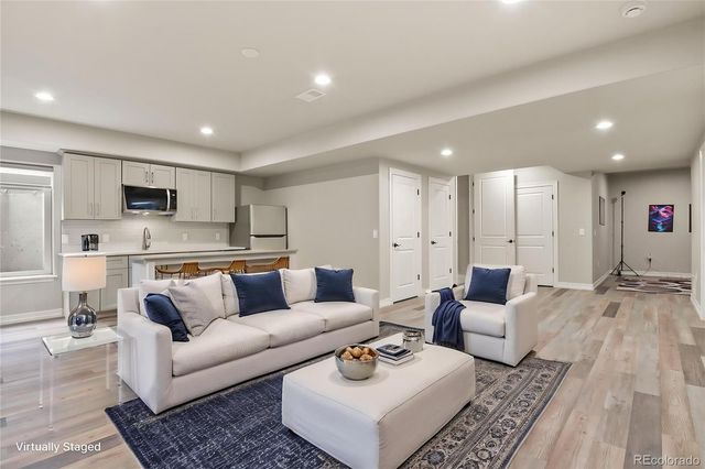 27500 E Lakeview Drive, Aurora, CO 80016