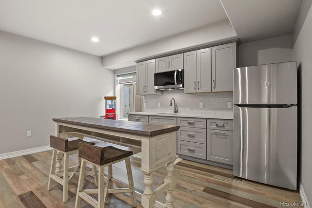 27500 E Lakeview Drive, Aurora, CO 80016