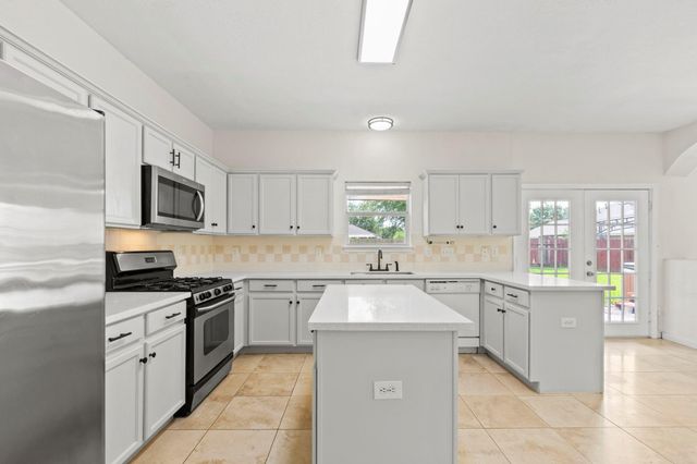 2106 Goldfinch Lane, League City, TX 77573