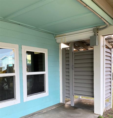 16519 Nassau Way, Jamaica Beach, TX 77554