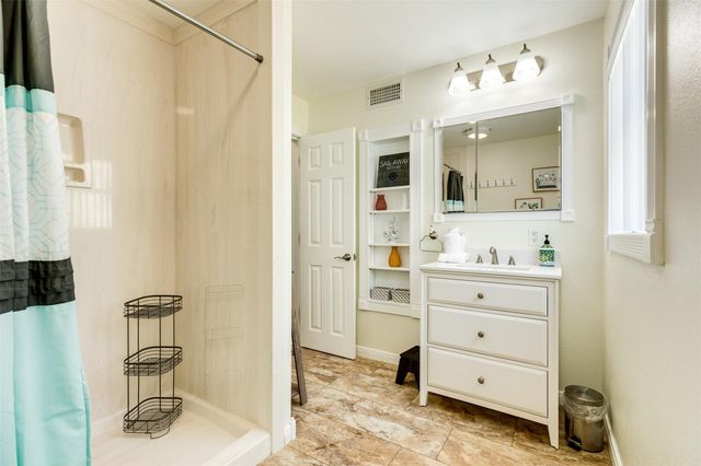 16519 Nassau Way, Jamaica Beach, TX 77554