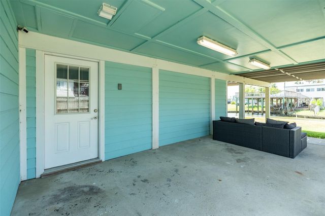 16519 Nassau Way, Jamaica Beach, TX 77554