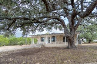 725 Canyon Circle, Canyon Lake, TX 78133