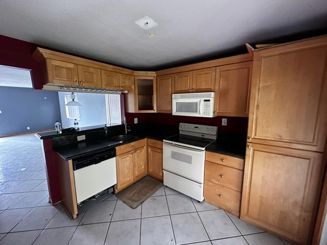 3777 NW 78th Avenue 6a, Davie, FL 33024