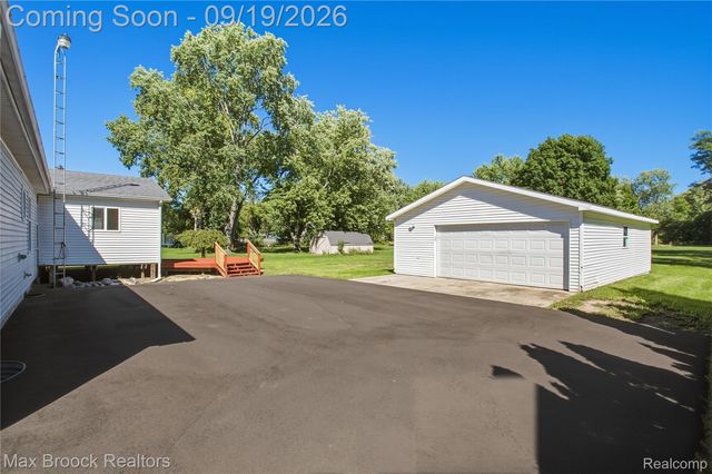 2267 Howe Road, Burton, MI 48519