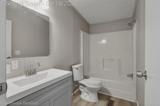 2267 Howe Road, Burton, MI 48519