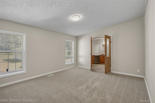 2267 Howe Road, Burton, MI 48519