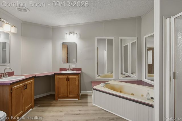 2267 Howe Road, Burton, MI 48519