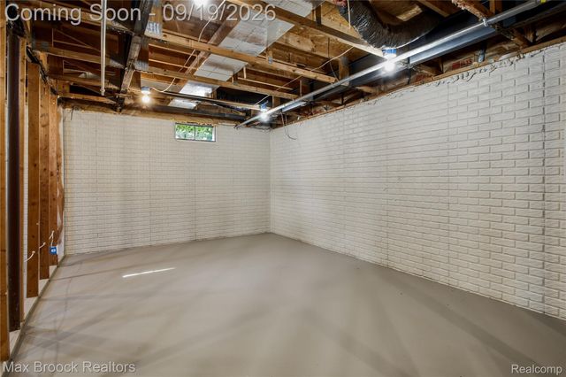 2267 Howe Road, Burton, MI 48519