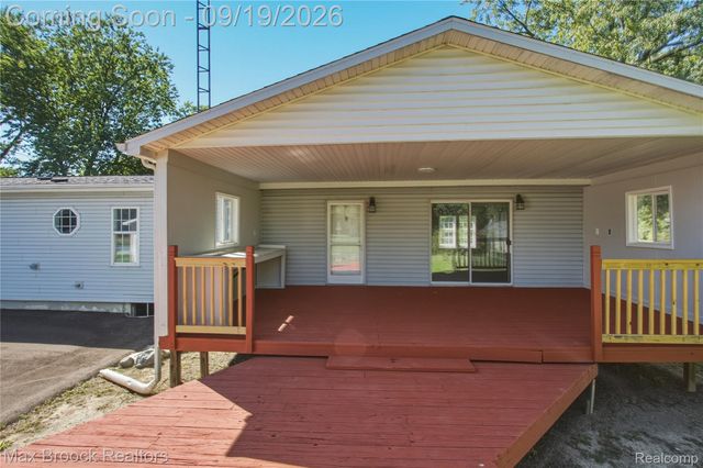 2267 Howe Road, Burton, MI 48519