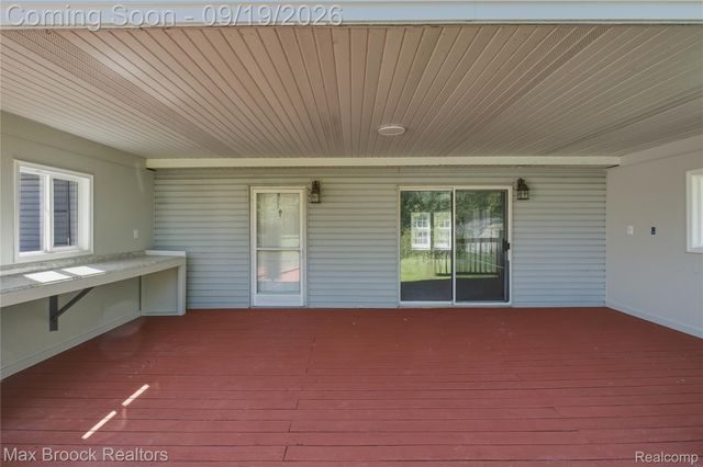 2267 Howe Road, Burton, MI 48519