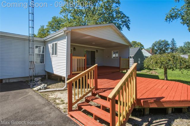 2267 Howe Road, Burton, MI 48519