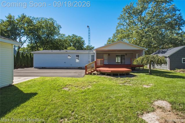 2267 Howe Road, Burton, MI 48519