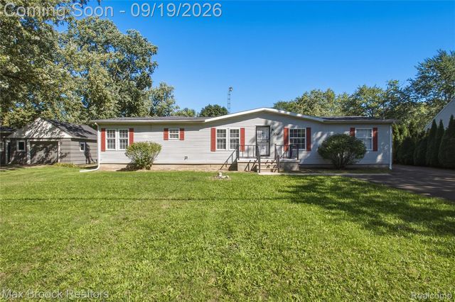 2267 Howe Road, Burton, MI 48519