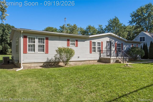 2267 Howe Road, Burton, MI 48519