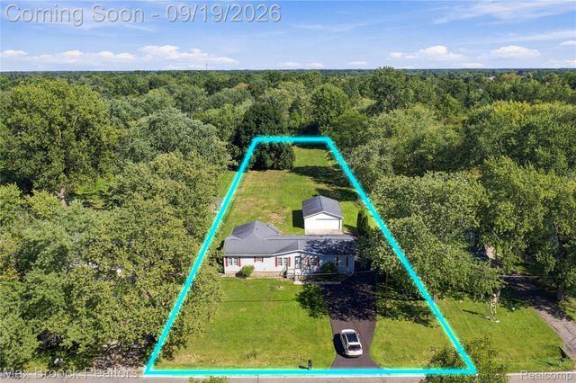 2267 Howe Road, Burton, MI 48519