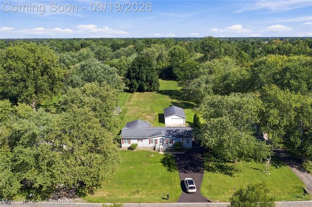 2267 Howe Road, Burton, MI 48519