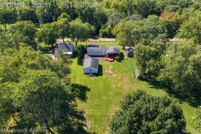 2267 Howe Road, Burton, MI 48519