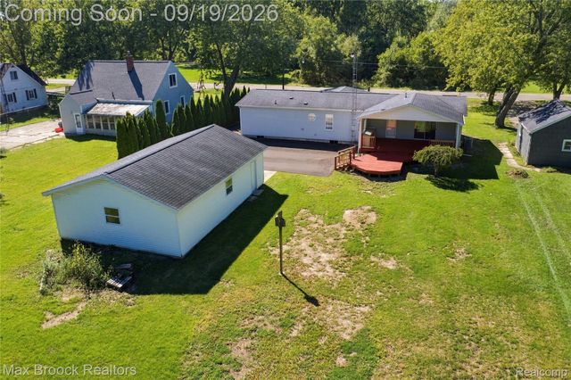 2267 Howe Road, Burton, MI 48519