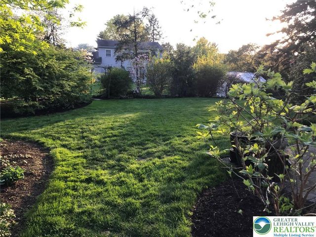 1177 Clearview Circle, Lower Macungie Twp, PA 18103