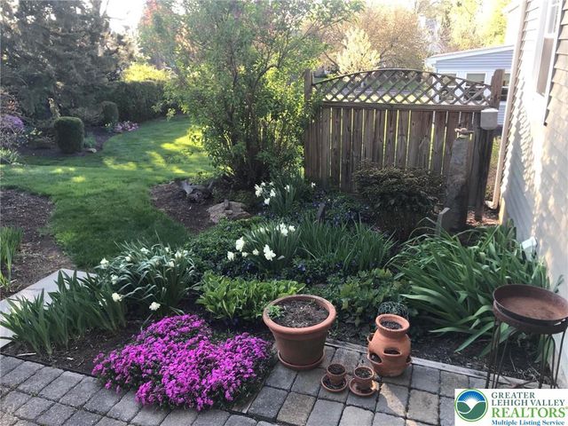 1177 Clearview Circle, Lower Macungie Twp, PA 18103