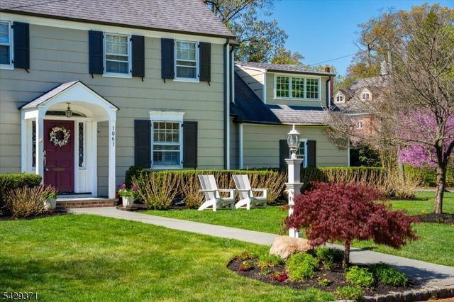 1061 Wychwood Rd, Westfield Town, NJ 07090
