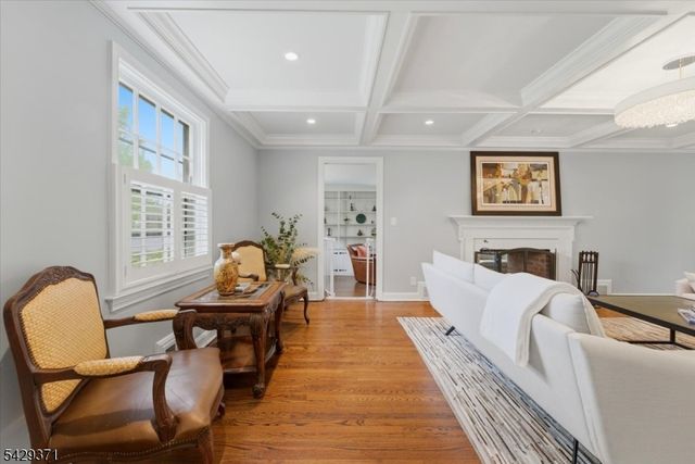 1061 Wychwood Rd, Westfield Town, NJ 07090