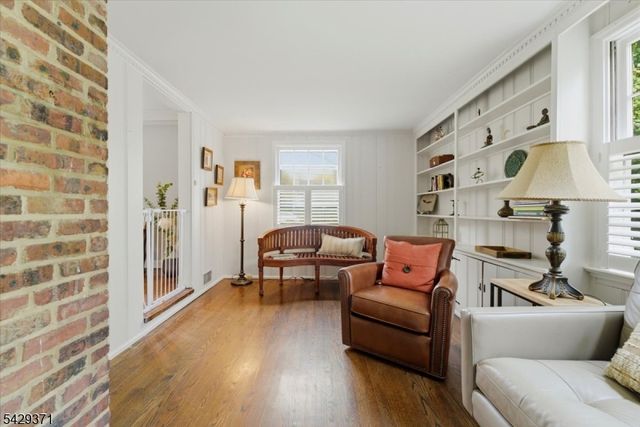 1061 Wychwood Rd, Westfield Town, NJ 07090