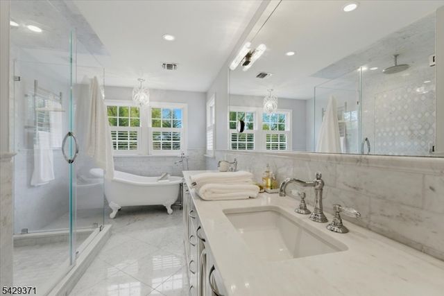 1061 Wychwood Rd, Westfield Town, NJ 07090