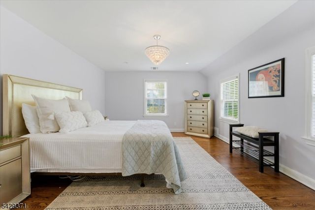 1061 Wychwood Rd, Westfield Town, NJ 07090
